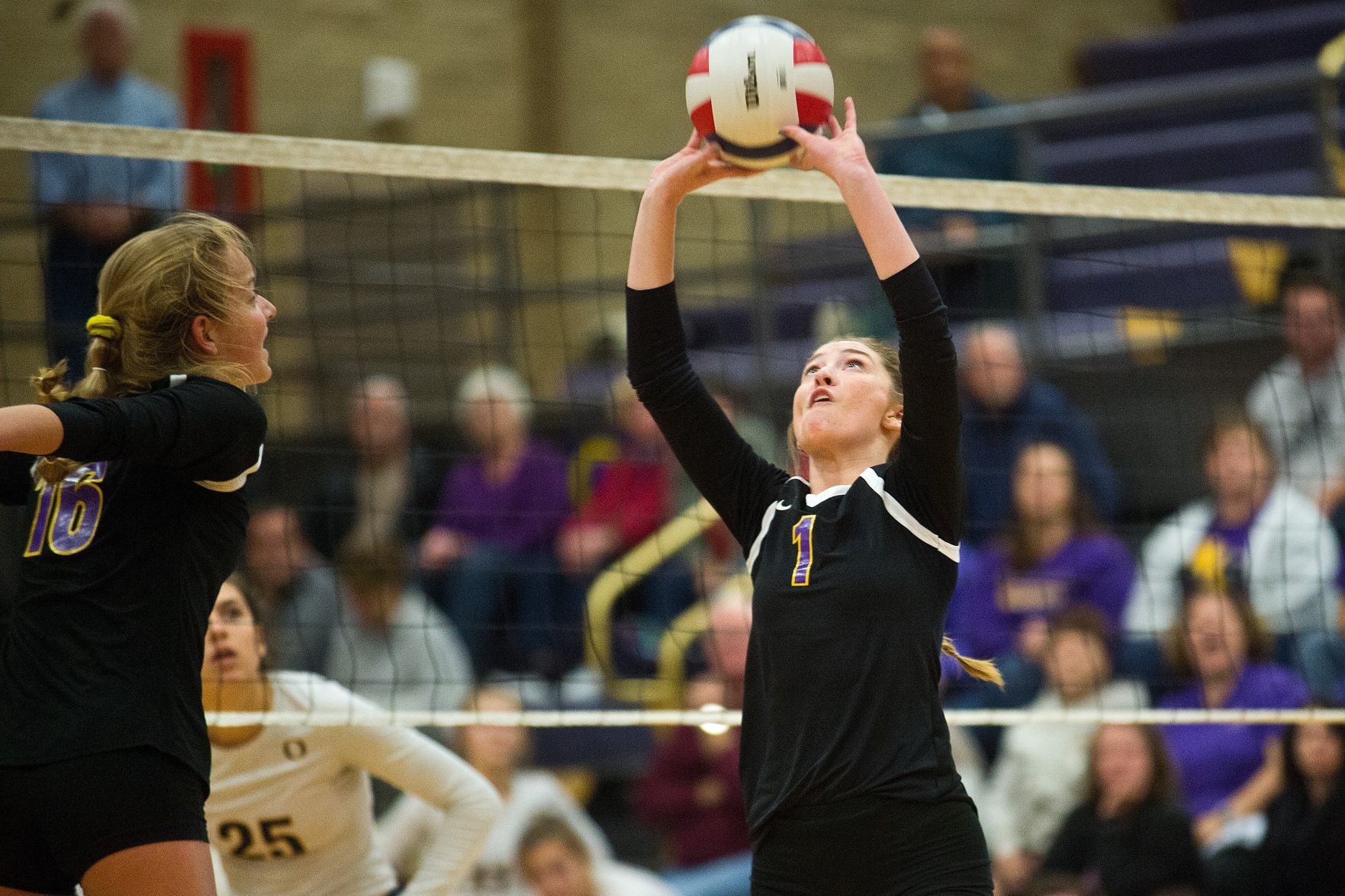 110118-blm-spt-4bhsvolley